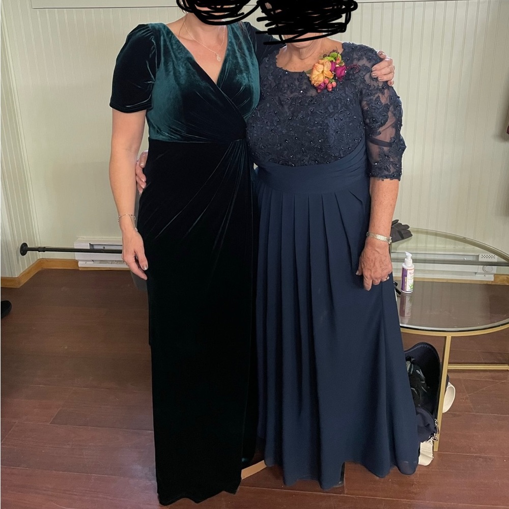Revelry "Giselle" Velvet Dress, Size 10. Class Emerald